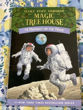 Magic Treehouse #8: Midnight On The Moon